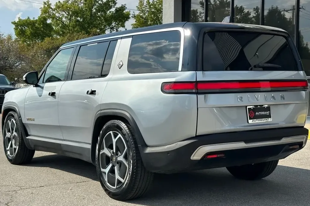 2023 Rivian R1S Adventure photo 1
