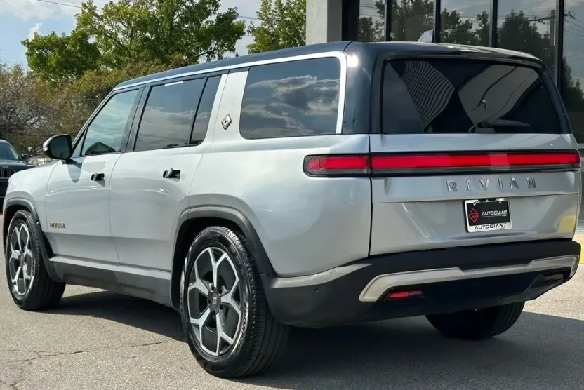 2023 Rivian R1S Adventure photo 1