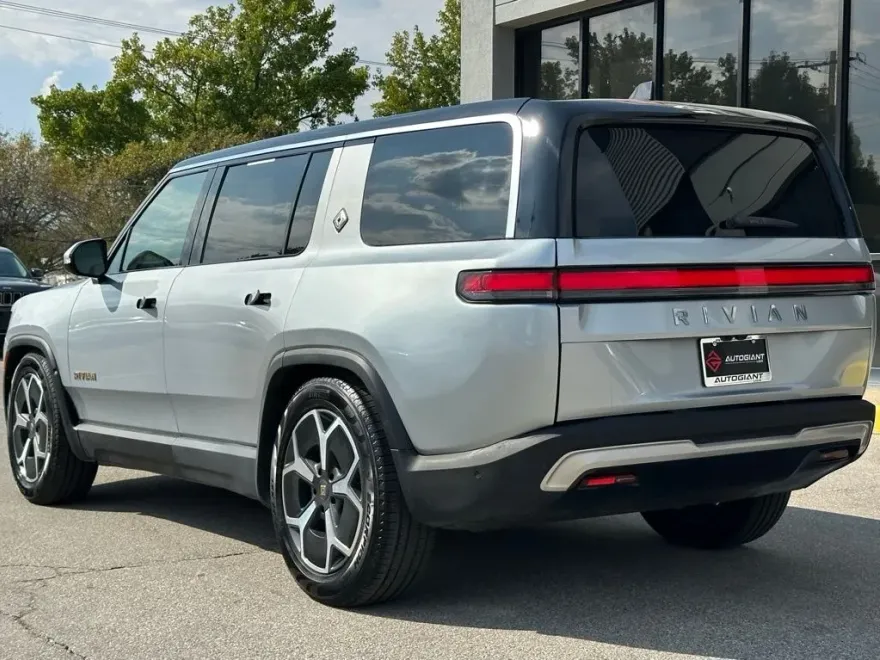 2023 Rivian R1S Adventure photo 1