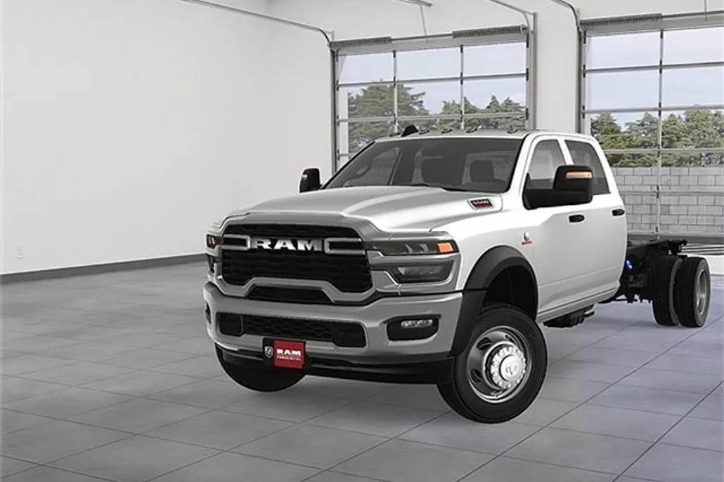 2025 Ram 5500 Tradesman photo 1