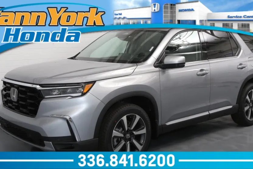 2025 Honda Pilot Touring photo 1
