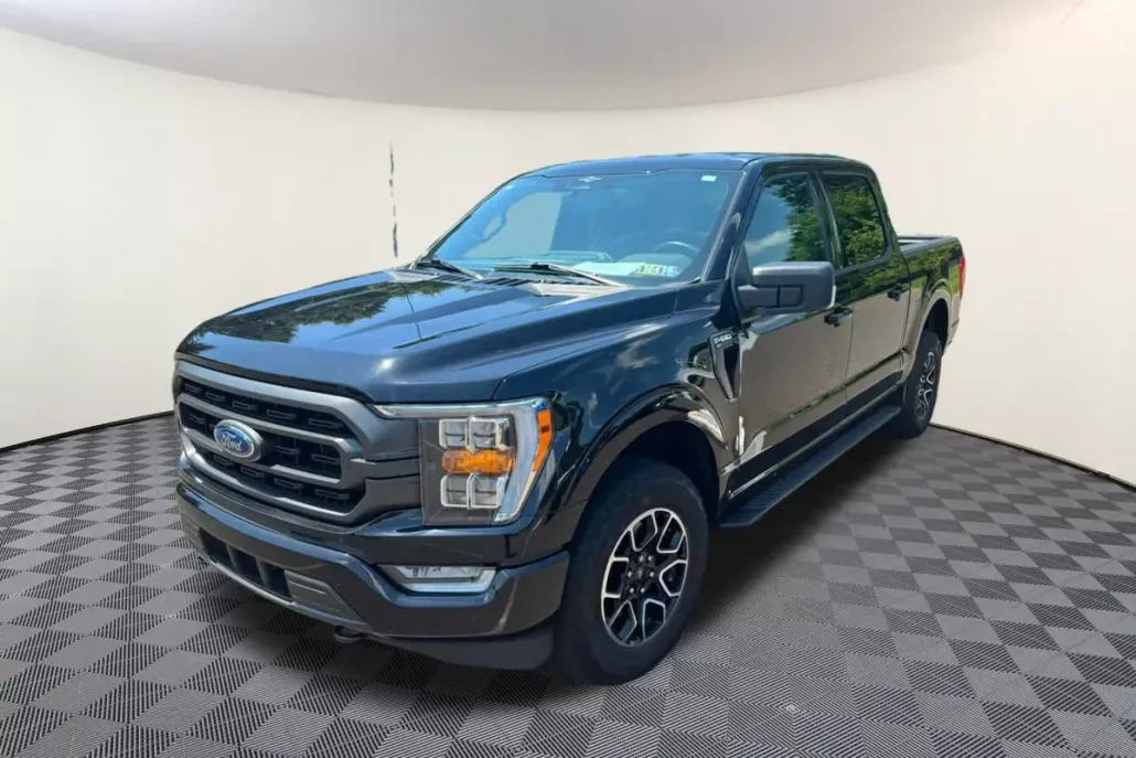 2023 Ford F-150 XLT photo 1