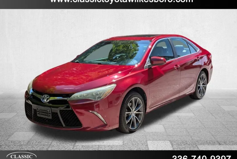 2015 Toyota Camry XSE photo 1