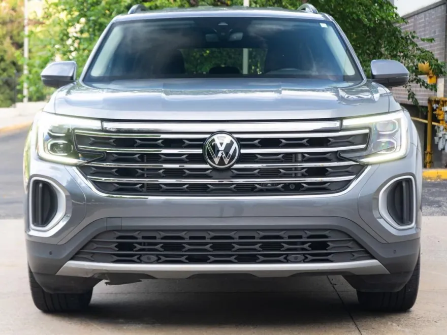 2025 Volkswagen Atlas SE Technology photo 1