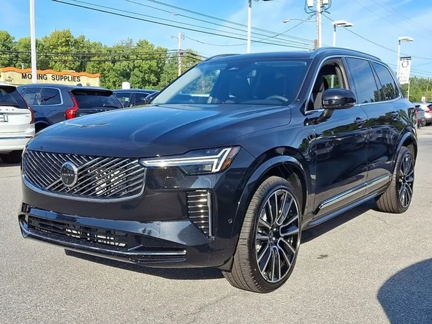 2026 Volvo XC90 Plus photo 1