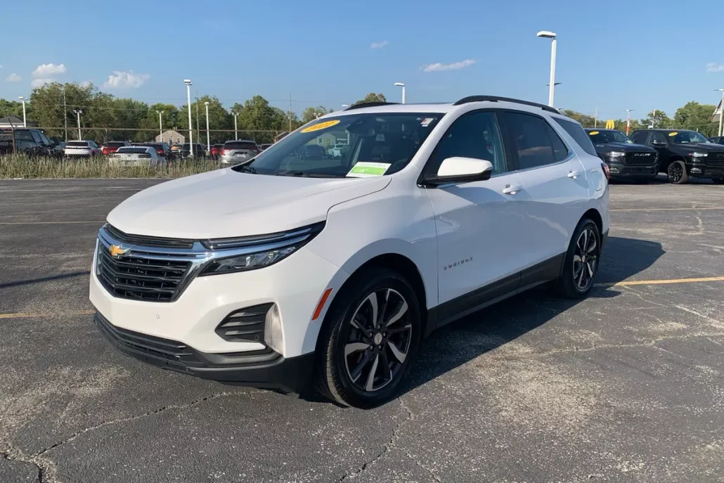 2022 Chevrolet Equinox LT photo 1