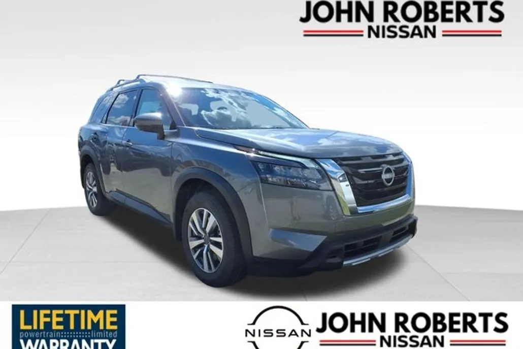 2025 Nissan Pathfinder SL photo 1