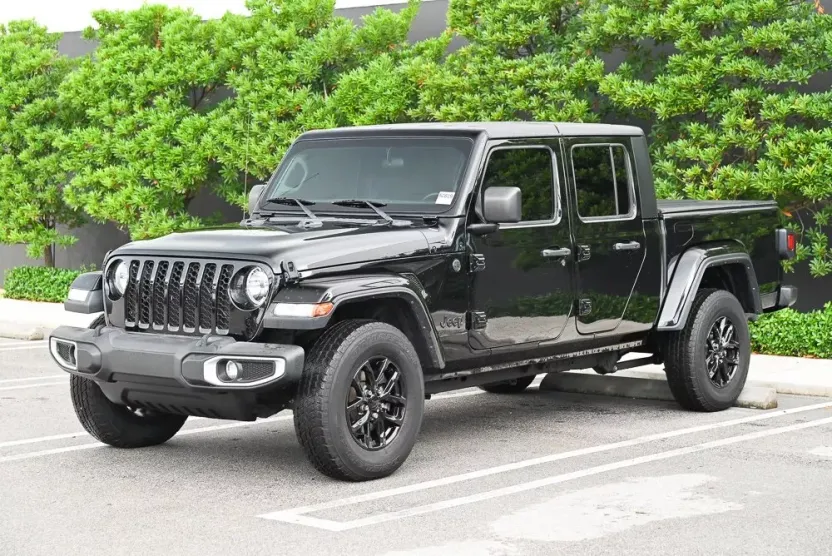 2022 Jeep Gladiator Sport photo 1