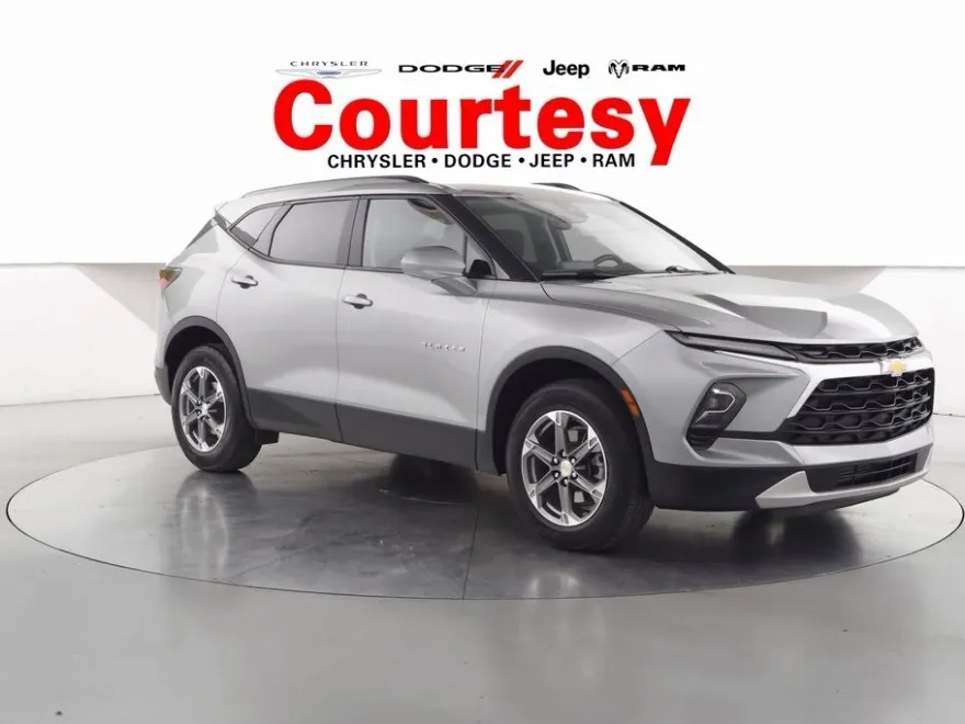 2023 Chevrolet Blazer 2LT photo 1