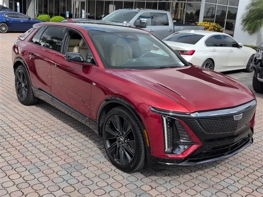 2024 Cadillac Lyriq Sport photo 1