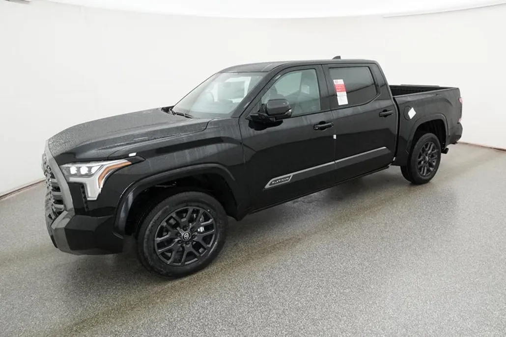 2025 Toyota Tundra Platinum CrewMax photo 1