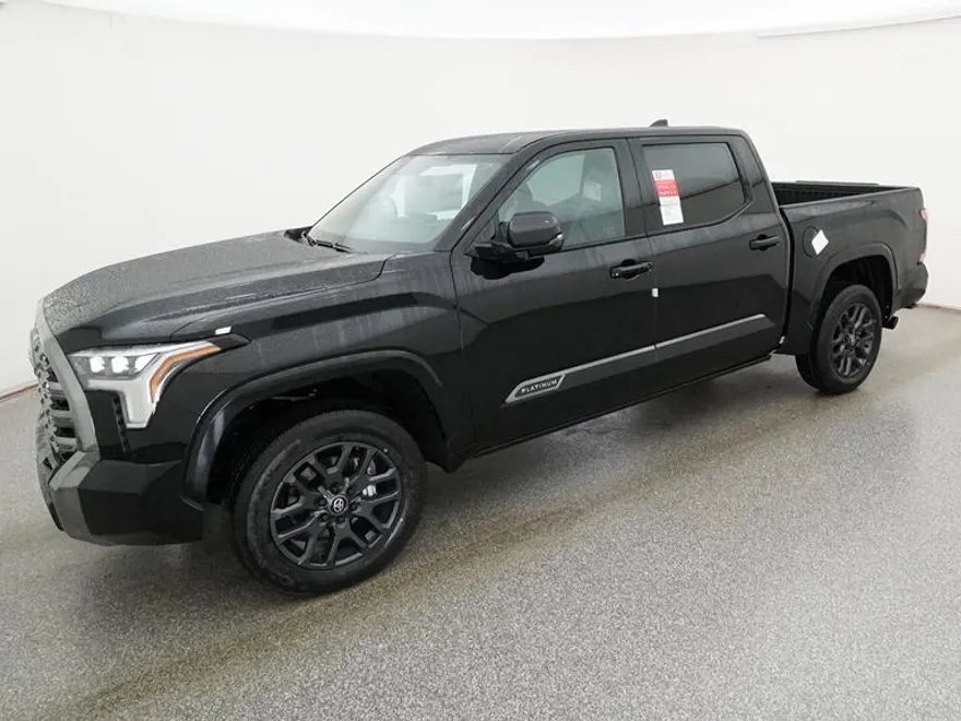 2025 Toyota Tundra Platinum CrewMax photo 1