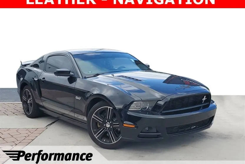 2013 Ford Mustang GT Premium photo 1