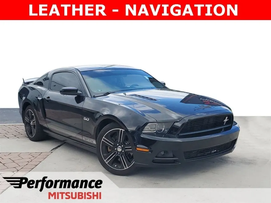 2013 Ford Mustang GT Premium photo 1