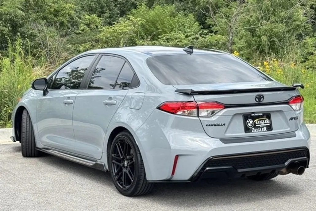 2022 Toyota Corolla SE photo 1