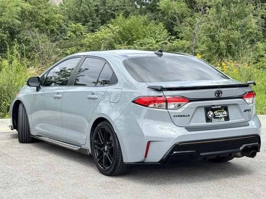 2022 Toyota Corolla SE photo 1