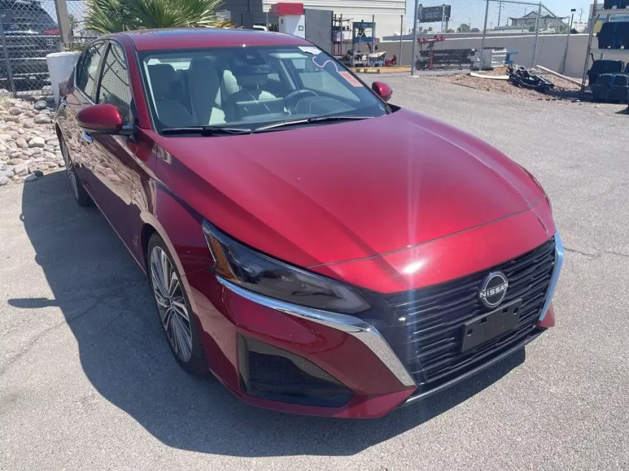 2024 Nissan Altima 2.5 SL photo 1