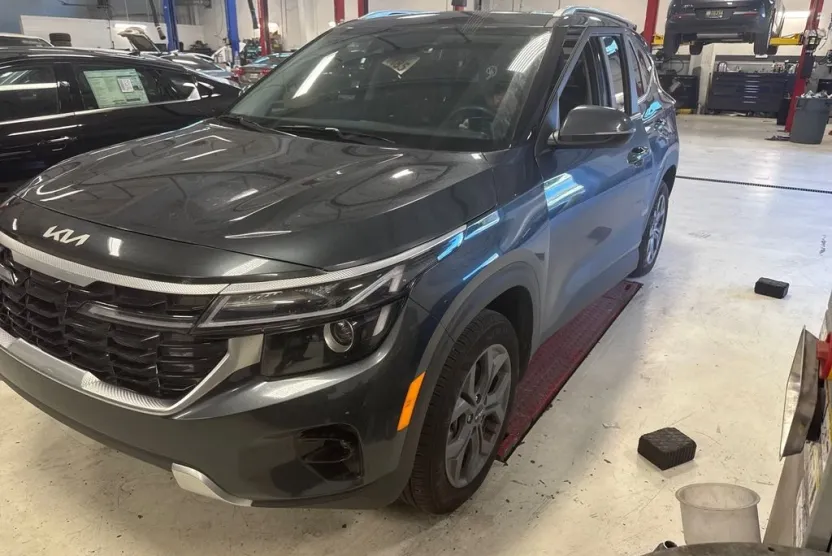 2024 Kia Seltos S photo 1