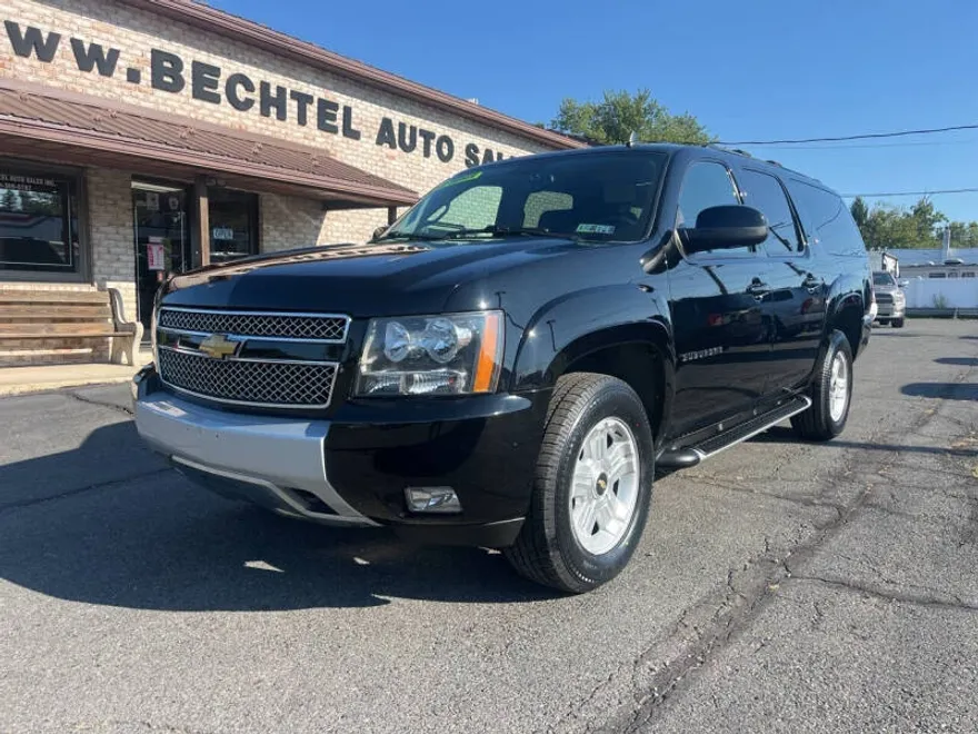 2014 Chevrolet Suburban LT photo 1