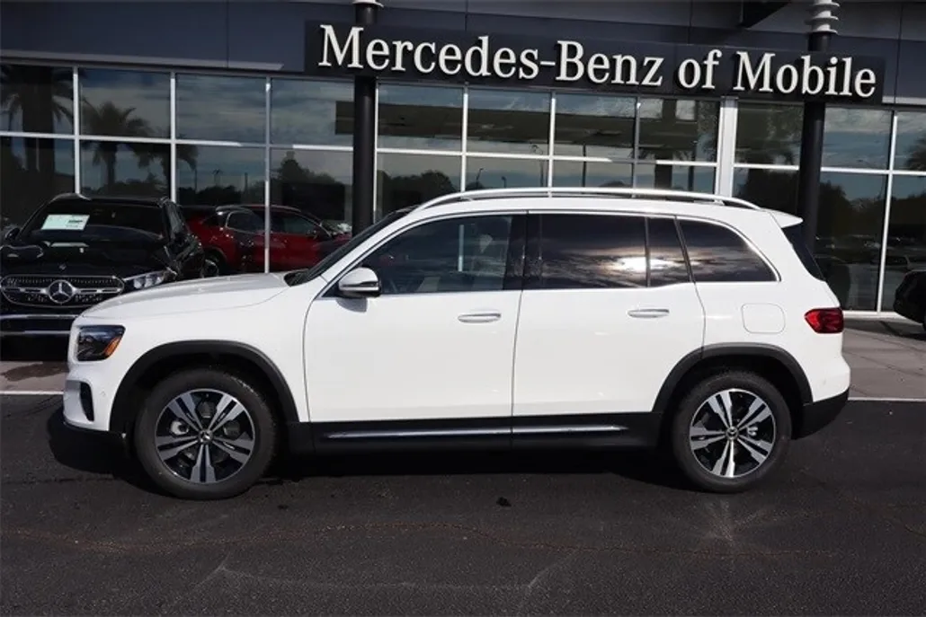 2025 Mercedes Benz GLB 250 photo 1