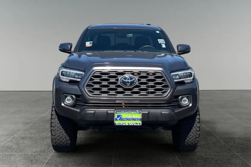 2023 Toyota Tacoma TRD Off-Road V6 photo 1