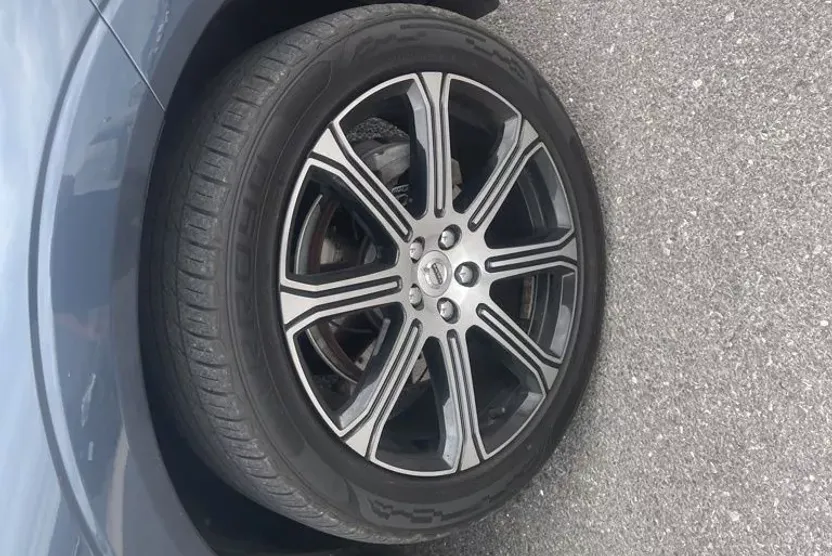 2021 Volvo XC60 T5 Inscription photo 1