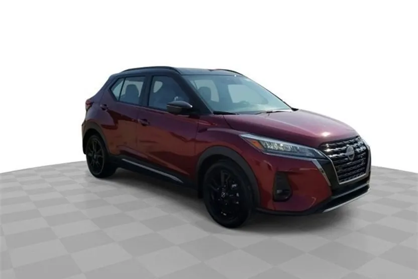 2024 Nissan Kicks SR photo 1