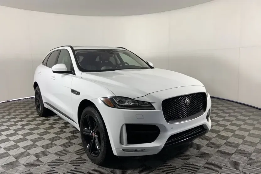 2017 Jaguar F-PACE R-Sport photo 1