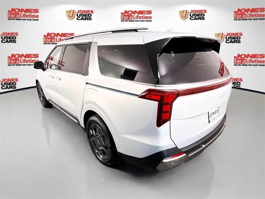 2025 Kia Carnival SX photo 1