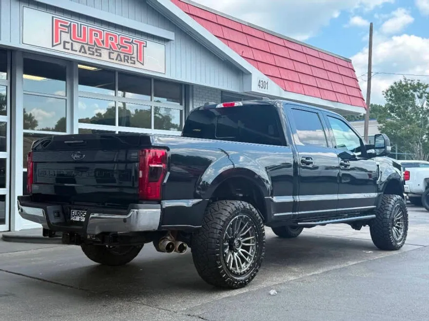 2022 Ford F-350 Lariat photo 1