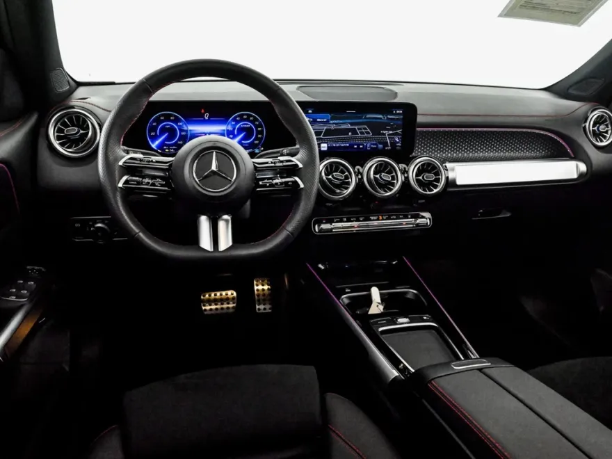 2024 Mercedes Benz EQB 250+ photo 1