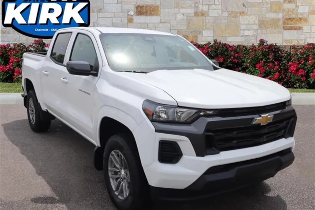 2025 Chevrolet Colorado Work Truck LT photo 1