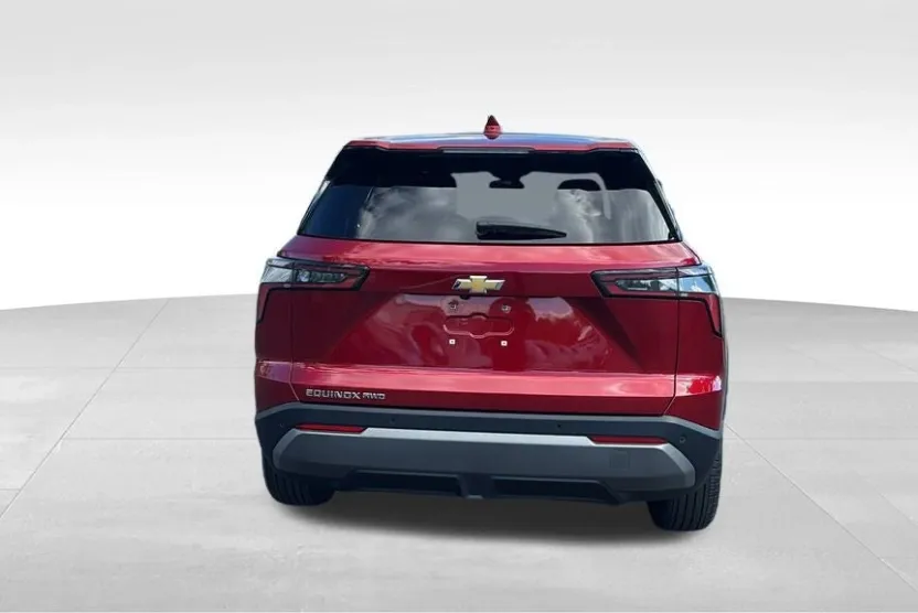 2025 Chevrolet Equinox LT photo 1