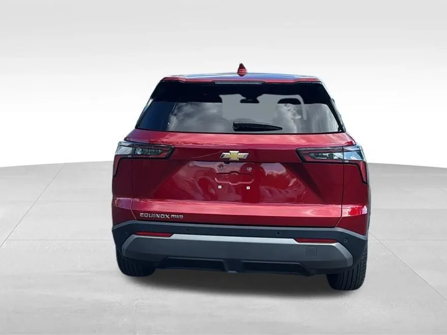 2025 Chevrolet Equinox LT photo 1