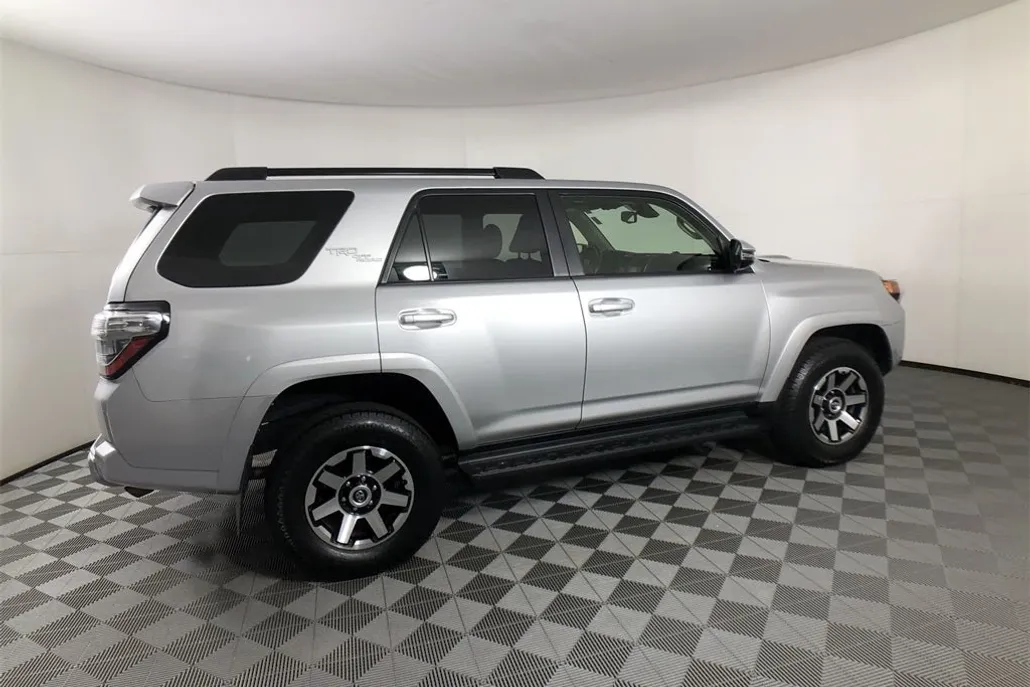 2022 Toyota 4Runner TRD Off-Road Premium photo 1