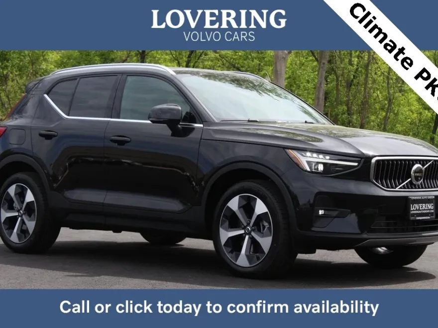 2025 Volvo XC40 Plus photo 1