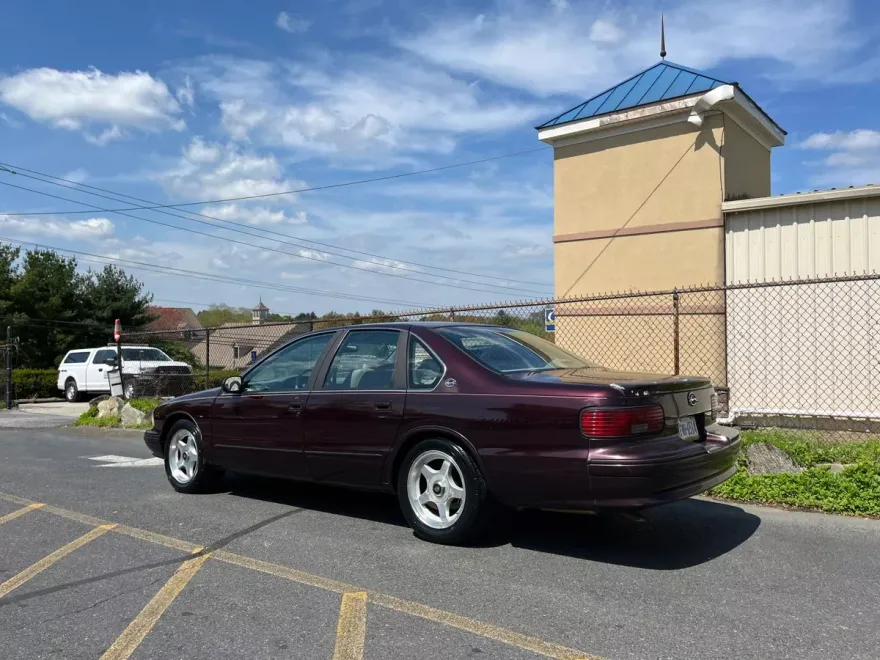 1996 Chevrolet Impala SS photo 1