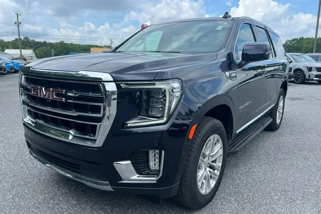 2024 Gmc Yukon SLT photo 1