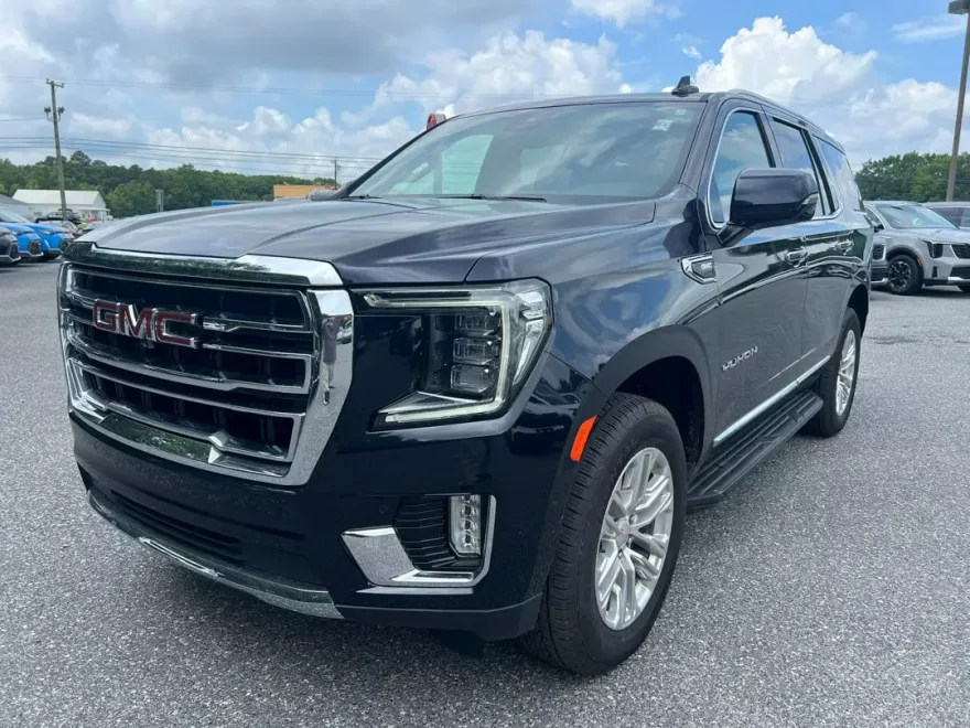 2024 Gmc Yukon SLT photo 1