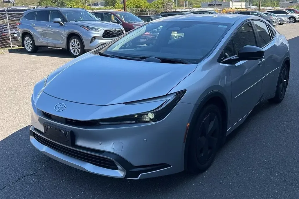 2024 Toyota Prius Prime XSE Premium photo 1