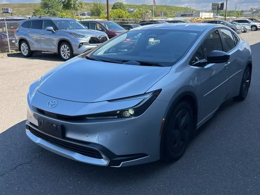 2024 Toyota Prius Prime XSE Premium photo 1