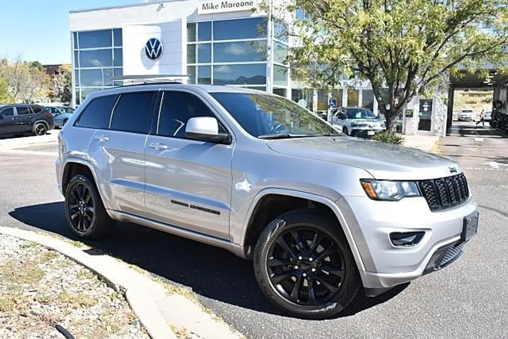 2019 Jeep Grand Cherokee Altitude photo 1