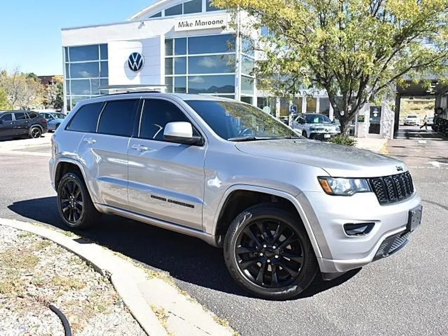 2019 Jeep Grand Cherokee Altitude photo 1