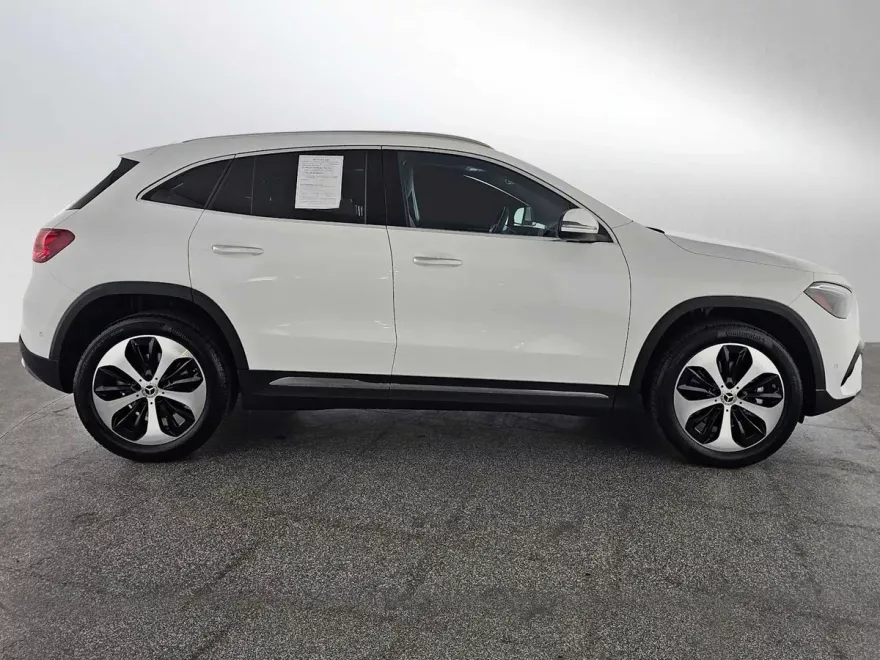 2025 Mercedes Benz GLA 250 photo 1