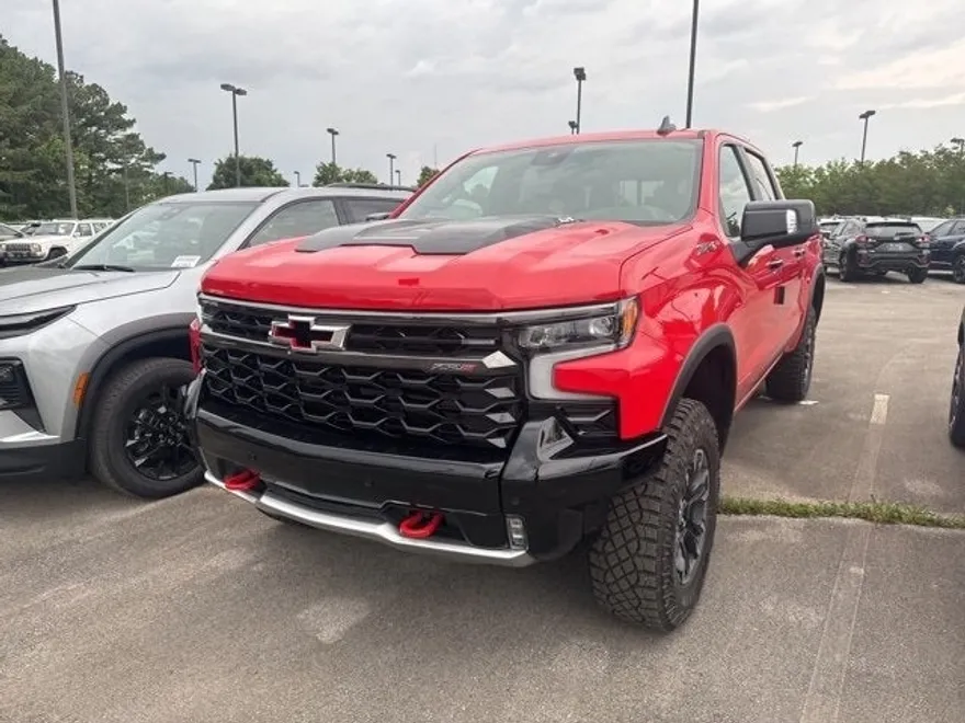 2025 Chevrolet Silverado 1500 ZR2 photo 1