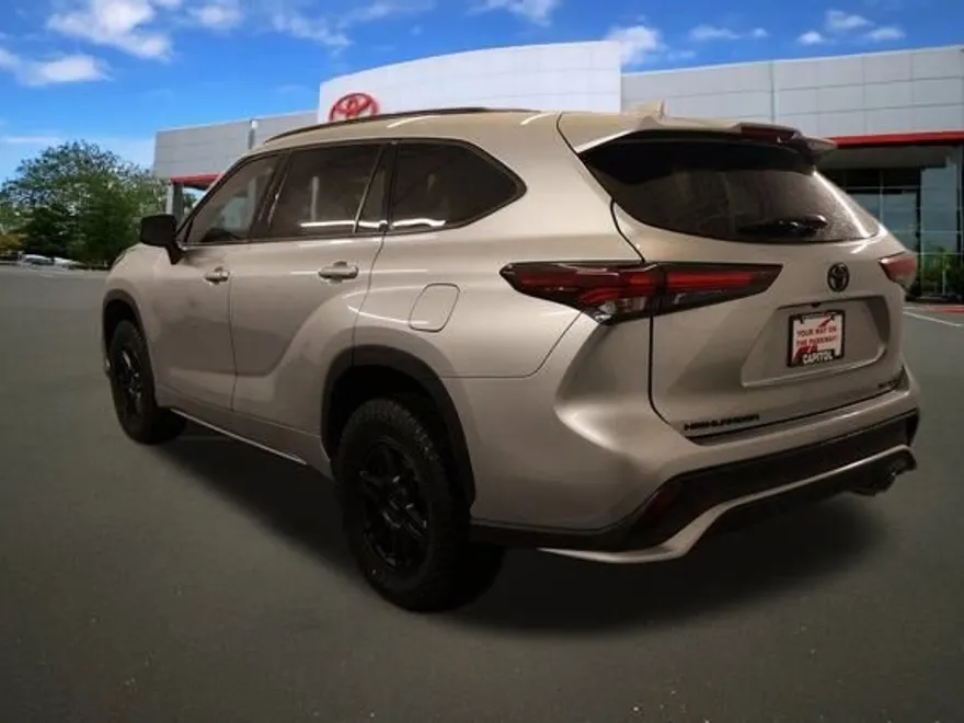 2024 Toyota Highlander XSE photo 1