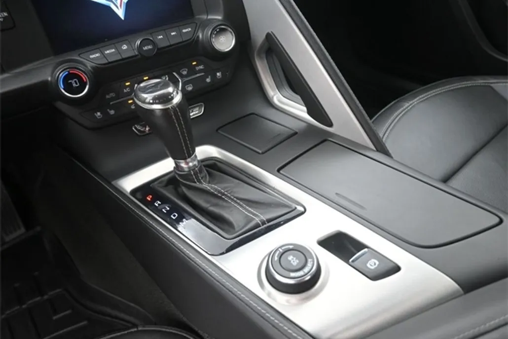 2015 Chevrolet Corvette Stingray 2LT Z51 photo 1