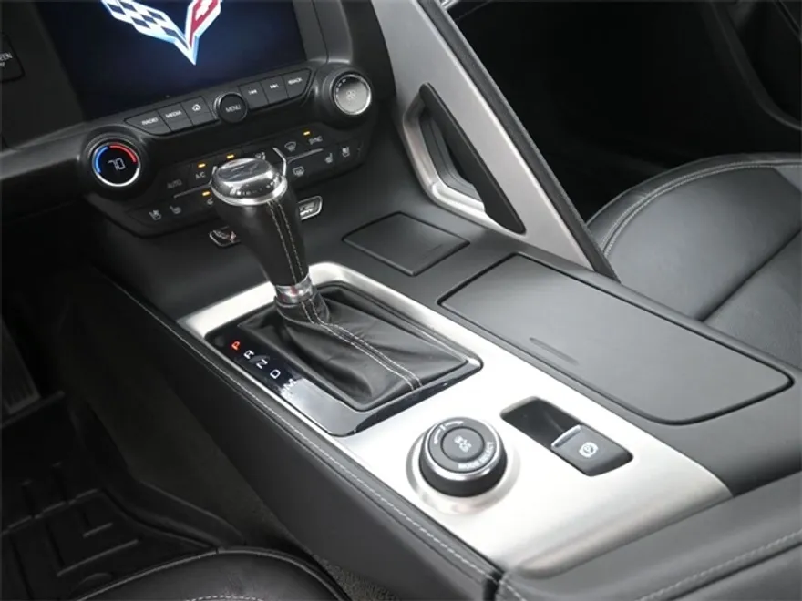 2015 Chevrolet Corvette Stingray 2LT Z51 photo 1