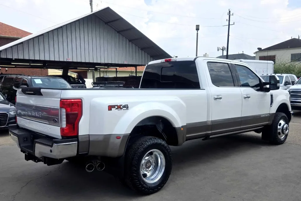 2019 Ford F-350 King Ranch photo 1