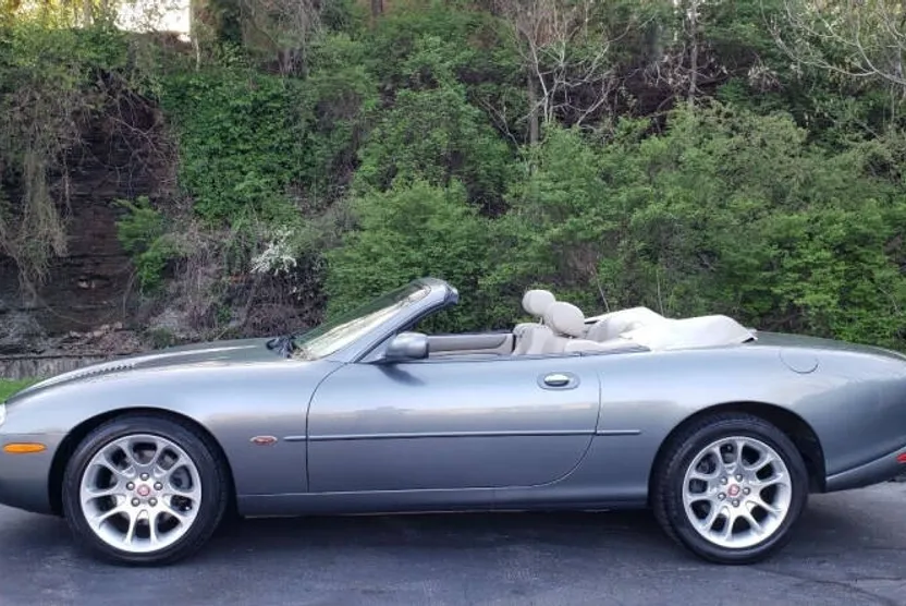 2002 Jaguar XK XKR photo 1